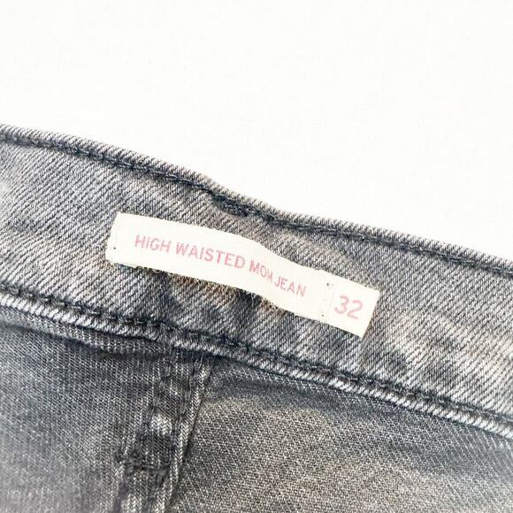 Levi's High Waisted Mom Jean Charcoal Black Denim Zip Fly Size 32 x 27 - Picture 6 of 9